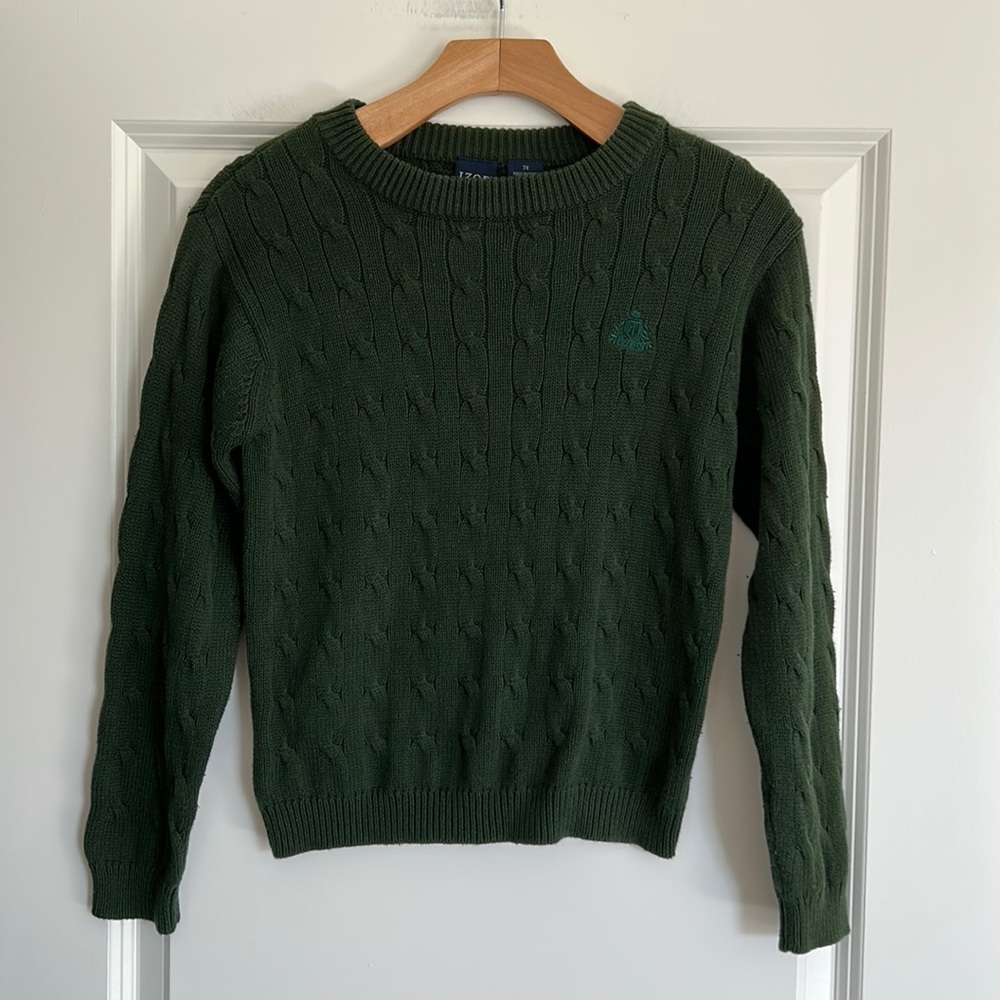 IZOD SWEATER TOP SIZE M
